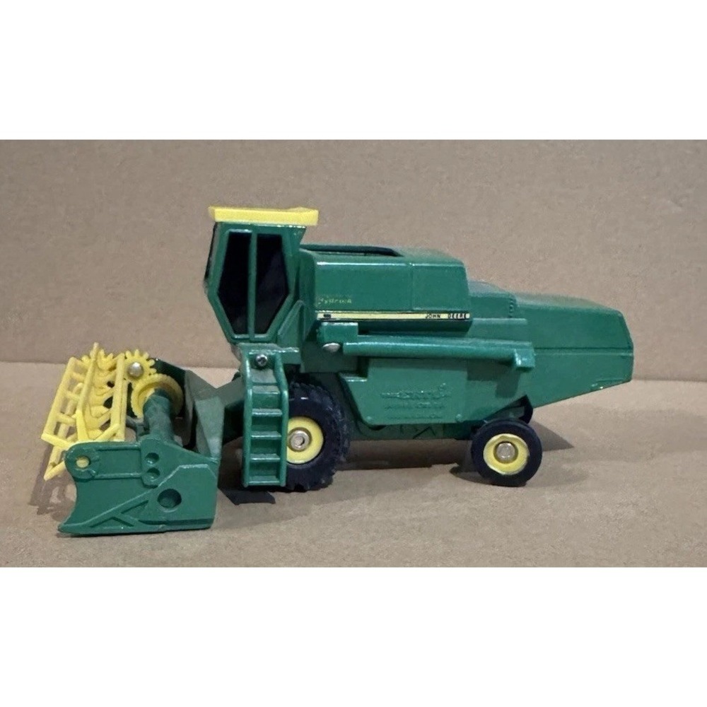 Ertl John Deere Hydro/4 Combine with Grain Head Diecast 1:50